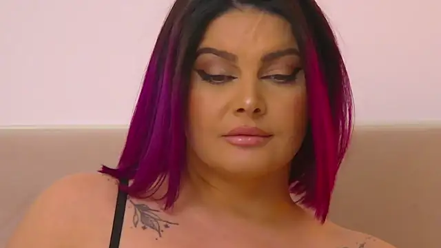 Snapshot of RissaRheys chatting on 01.24.25 RissaRheys online show from 01.24.25