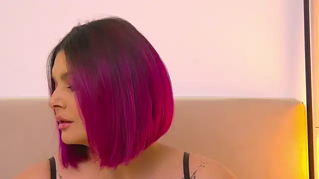 Snapshot of RissaRheys chatting on 01.25.25 RissaRheys online show from 01.25.25