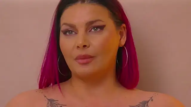 Snapshot of RissaRheys chatting on 02.14.25 RissaRheys online show from 02.14.25