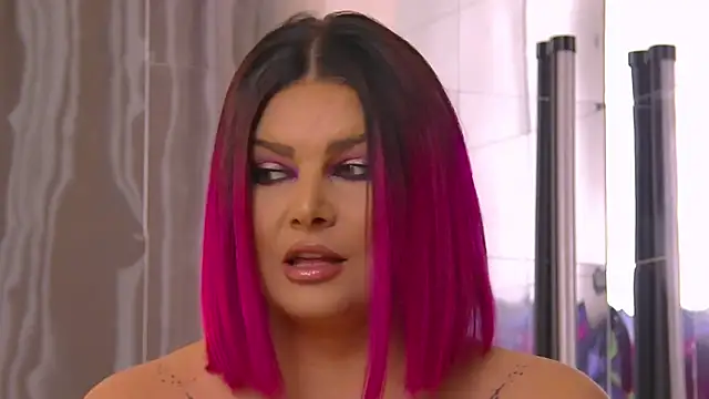 Snapshot of RissaRheys chatting on 02.16.25 RissaRheys online show from 02.16.25