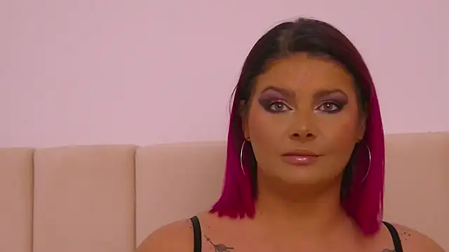 Snapshot of RissaRheys chatting on 02.28.25 RissaRheys online show from 02.28.25