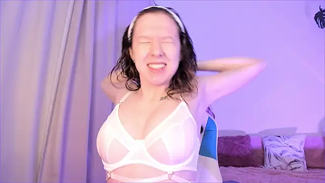 Snapshot of Viktoria_Oliverr chatting on 09.21.25 Viktoria Oliverr online show from 09.21.25