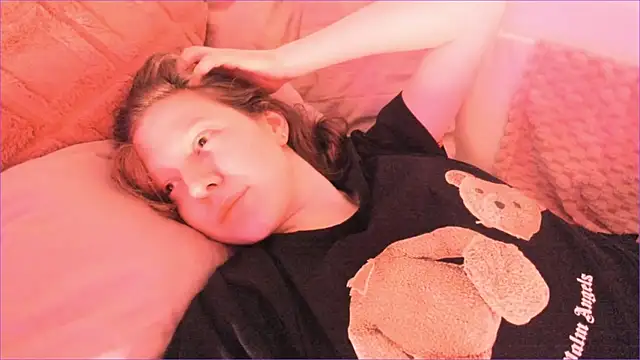 Snapshot of Viktoria_Oliverr chatting on 09.22.25 Viktoria Oliverr online show from 09.22.25