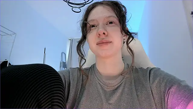 Snapshot of Viktoria_Oliverr chatting on 11.14.25 Viktoria Oliverr online show from 11.14.25