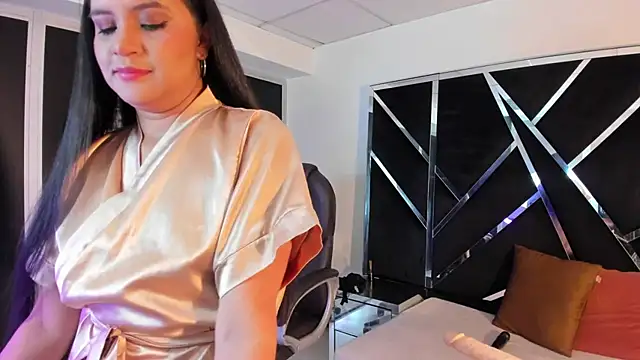 Ivanna18 x online show from 10.15.25