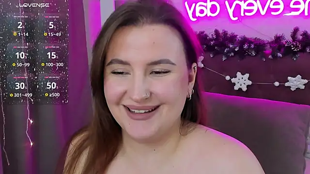 Snapshot of FeralPeach chatting on 01.04.25 FeralPeach online show from 01.04.25