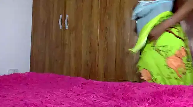 Rose berry online show from 02.21.25