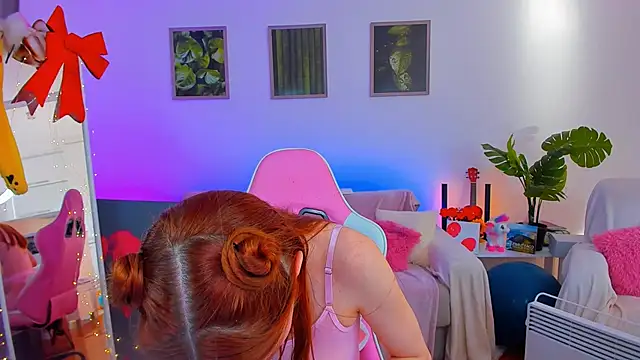 Alyssa Smitt online show from 02.20.25