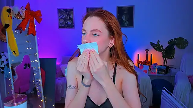 Alyssa Smitt online show from 02.23.25