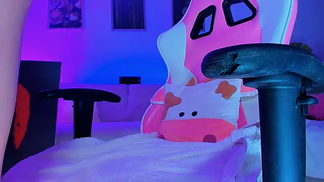 Alyssa Smitt online show from 03.17.25