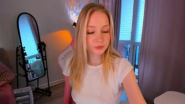 Eva Davi online show from 04.06.26