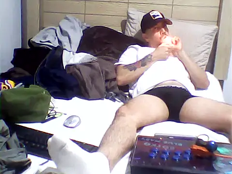 Snapshot of Terry_Bogardd chatting on 12.19.25 Terry Bogardd online show from 12.19.25