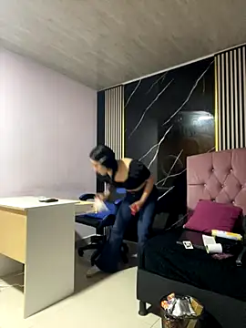 Ady 18 online show from 11.25.25