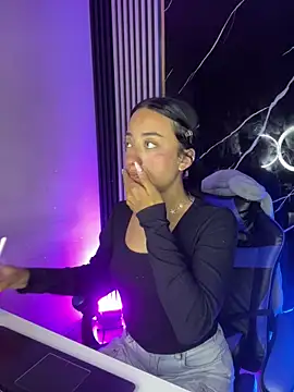 Ady 18 online show from 12.17.25