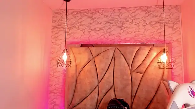 Snapshot of Queen_perla_ chatting on 02.16.25 Queen perla online show from 02.16.25