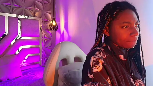 Snapshot of Queen_perla_ chatting on 02.11.26 Queen perla online show from 02.11.26