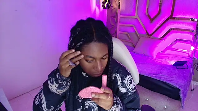 Snapshot of Queen_perla_ chatting on 02.25.26 Queen perla online show from 02.25.26