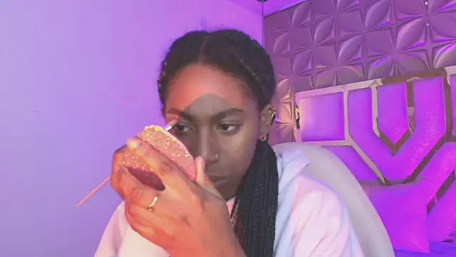 Queen perla  online show from 03.25.26