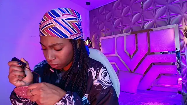 Snapshot of Queen_perla_ chatting on 04.23.26 Queen perla online show from 04.23.26