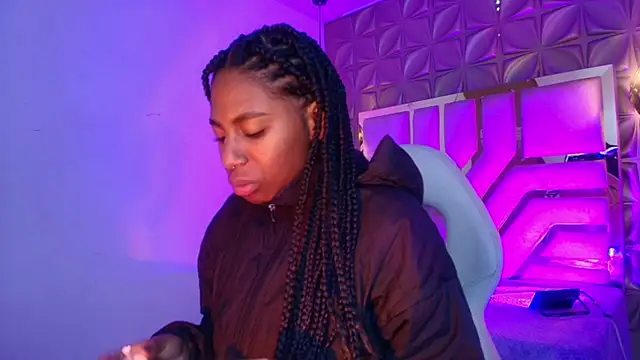 Snapshot of Queen_perla_ chatting on 04.30.26 Queen perla online show from 04.30.26