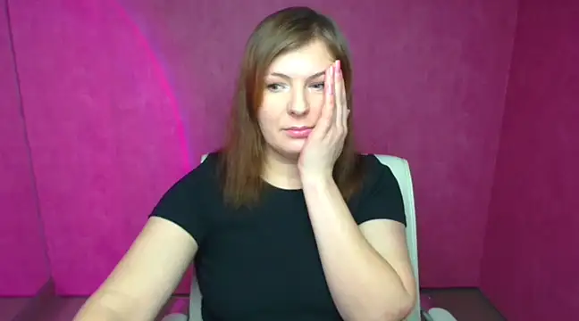 Snapshot of Lissmilf chatting on 12.28.24 Lissmilf online show from 12.28.24