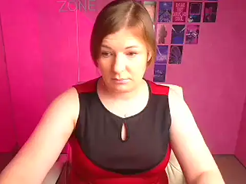 Snapshot of Lissmilf chatting on 11.26.25 Lissmilf online show from 11.26.25