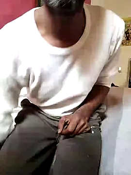 Snapshot of KeptupInosine chatting on 03.21.25 KeptupInosine online show from 03.21.25