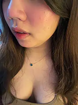 Hotellinh12 online show from 04.26.26