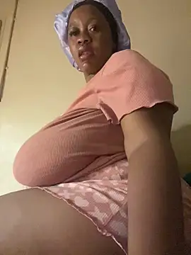 Snapshot of Chubbykarisma27 chatting on 03.09.25 Chubbykarisma27 online show from 03.09.25