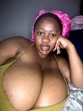 Snapshot of Chubbykarisma27 chatting on 09.26.25 Chubbykarisma27 online show from 09.26.25