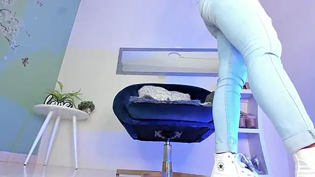 thais dreams online show from 01.13.25