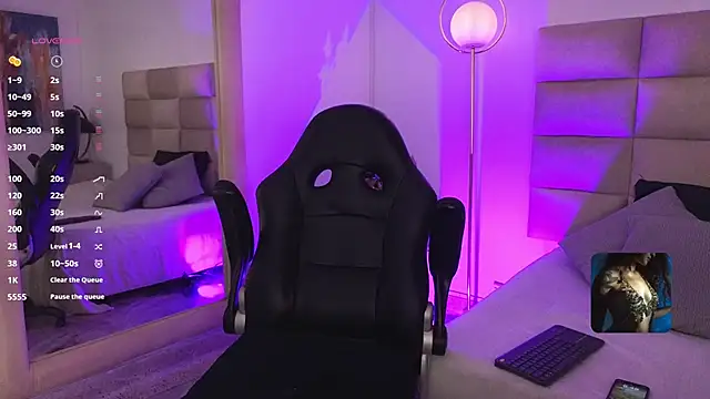 mssjulia online show from 01.10.25