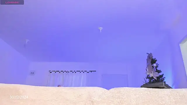 Snapshot of Angel_camm chatting on 12.31.24 Angel camm online show from 12.31.24