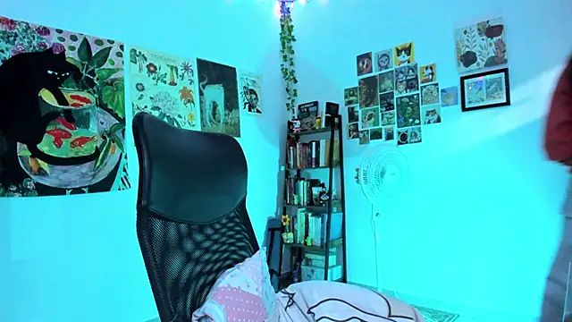 Conlosmichis online show from 09.24.25