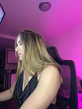 Snapshot of Agnescruzz chatting on 05.31.26 Agnescruzz online show from 05.31.26