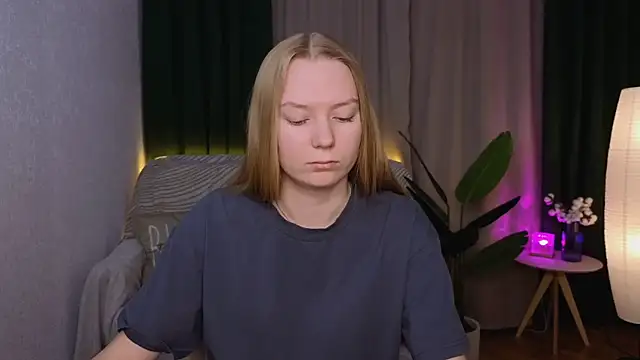 Snapshot of CarolynCohen__ chatting on 01.19.25 CarolynCohen online show from 01.19.25