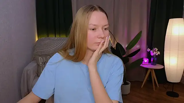 Snapshot of CarolynCohen__ chatting on 01.27.25 CarolynCohen online show from 01.27.25