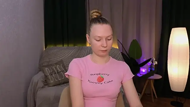 Snapshot of CarolynCohen__ chatting on 01.30.25 CarolynCohen online show from 01.30.25