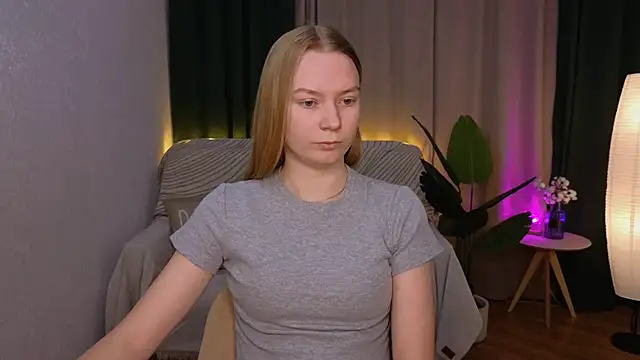 Snapshot of CarolynCohen__ chatting on 02.03.25 CarolynCohen online show from 02.03.25