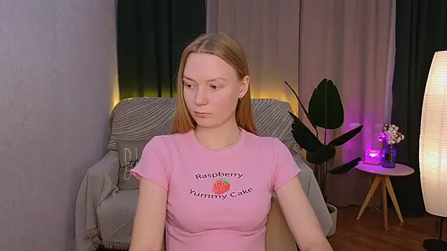 Snapshot of CarolynCohen__ chatting on 02.06.25 CarolynCohen online show from 02.06.25