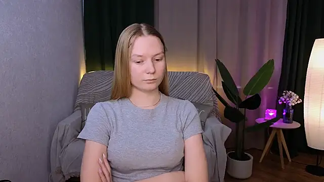 Snapshot of CarolynCohen__ chatting on 02.18.25 CarolynCohen online show from 02.18.25