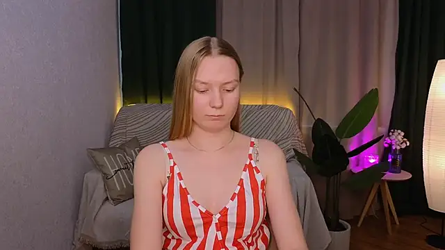 Snapshot of CarolynCohen__ chatting on 02.20.25 CarolynCohen online show from 02.20.25