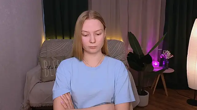 Snapshot of CarolynCohen__ chatting on 02.23.25 CarolynCohen online show from 02.23.25
