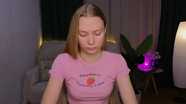 Snapshot of CarolynCohen__ chatting on 02.28.25 CarolynCohen online show from 02.28.25
