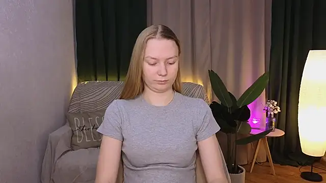 Snapshot of CarolynCohen__ chatting on 03.03.25 CarolynCohen online show from 03.03.25