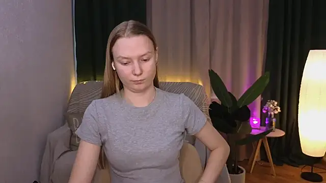 Snapshot of CarolynCohen__ chatting on 03.03.25 CarolynCohen online show from 03.03.25