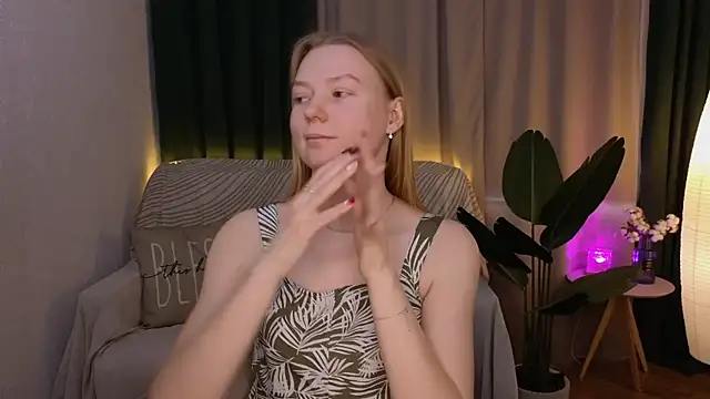 Snapshot of CarolynCohen__ chatting on 03.14.25 CarolynCohen online show from 03.14.25