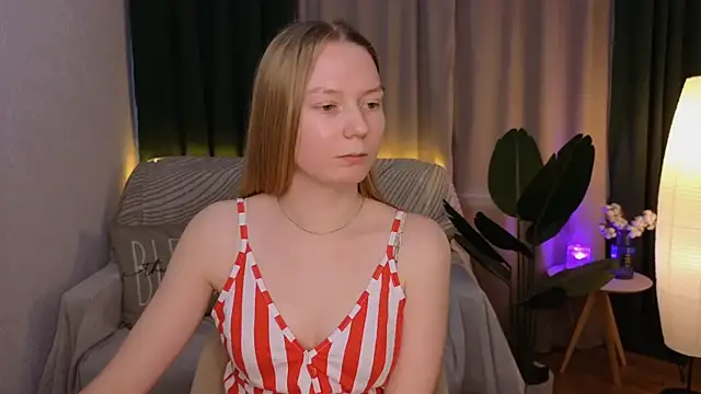 Snapshot of CarolynCohen__ chatting on 03.17.25 CarolynCohen online show from 03.17.25