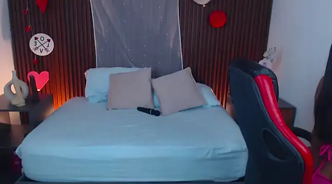 lizowenn  online show from 02.21.25