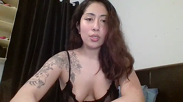 Snapshot of LorenaAnderson chatting on 02.21.25 LorenaAnderson online show from 02.21.25